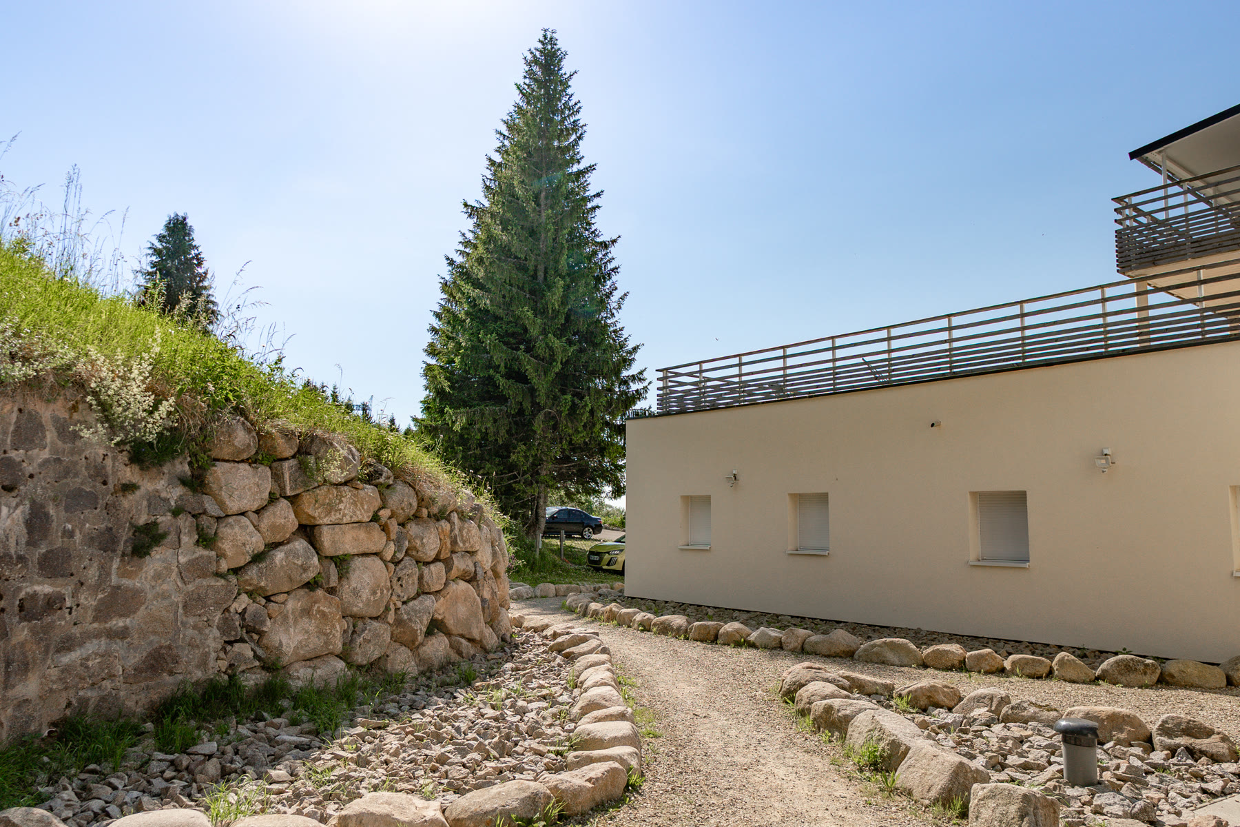 F3 Lac Blanc — extérieur du bâtiment